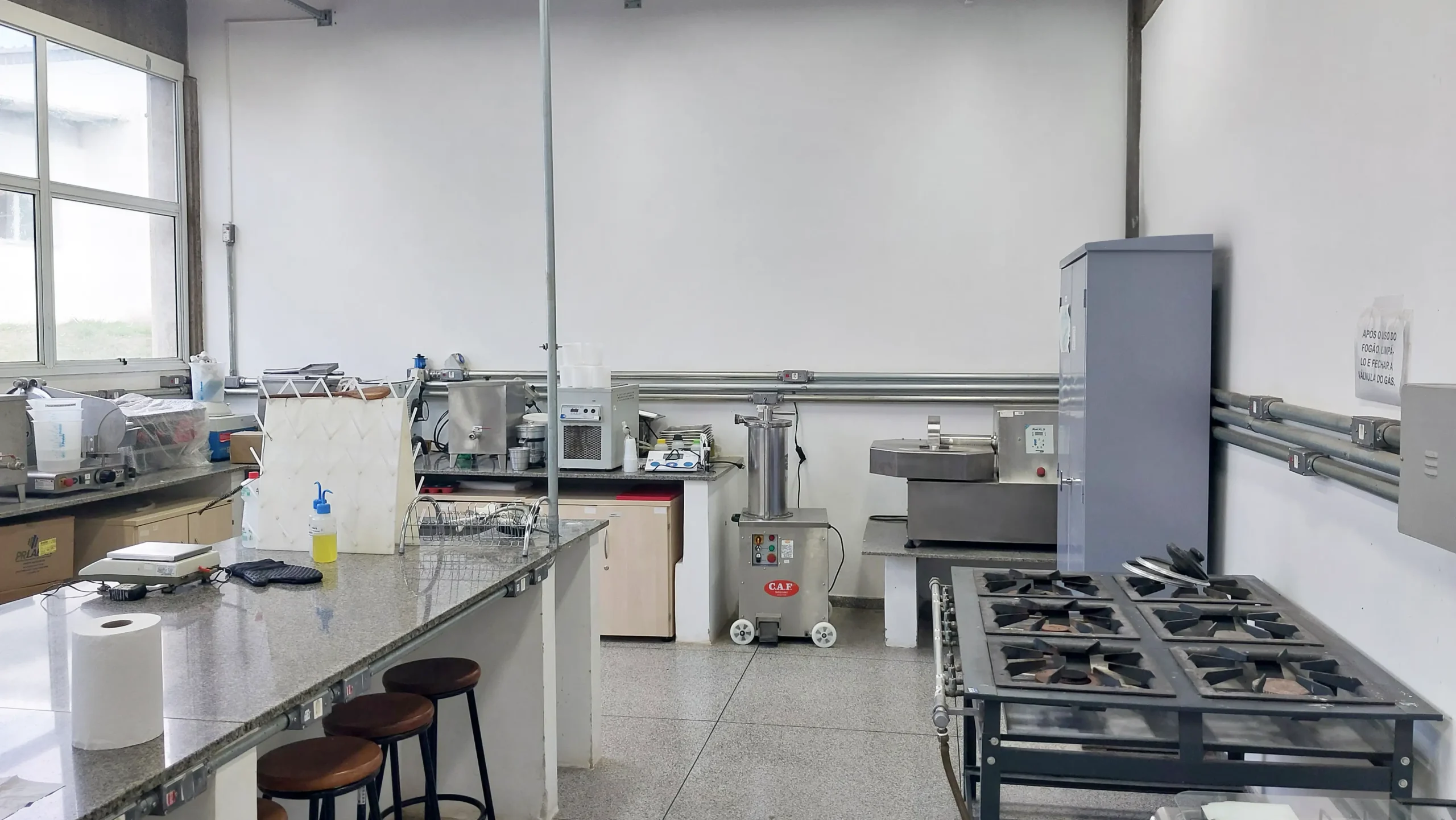 Laboratório de Alimentos de Origem Animal (Comunicação  Unidade EMBRAPII IFSP)